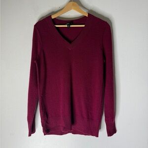 Aqua Cashmere Burgundy V Neck Cashmere Sweater Size Small